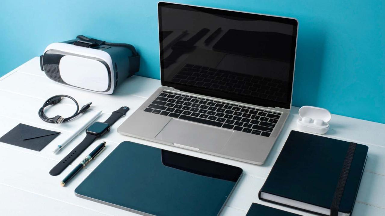 Pengertian Gadget Adalah? Jenis, Fungsi, dan Contohnya Apa Saja Gadget Yang Wajib Dimiliki Mahasiswa